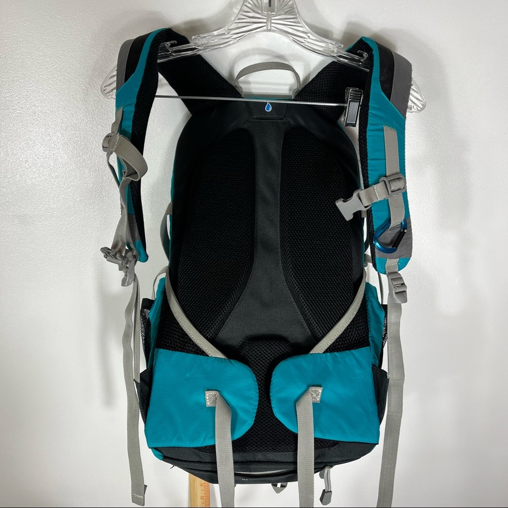 Eddie Bauer Blue Highpoint 30L Backpack - Picture 10 of 14